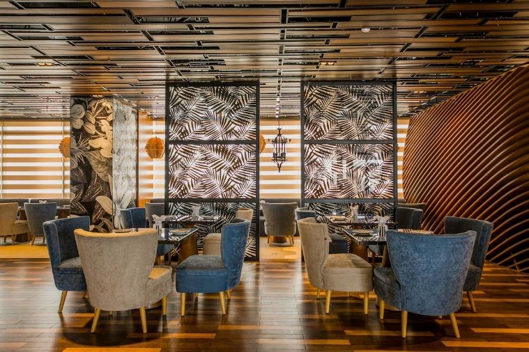 Khách sạn Quinter Central Nha Trang